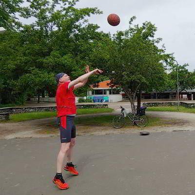 Personal Training Bielefeld Sportler beim Basketballtraining