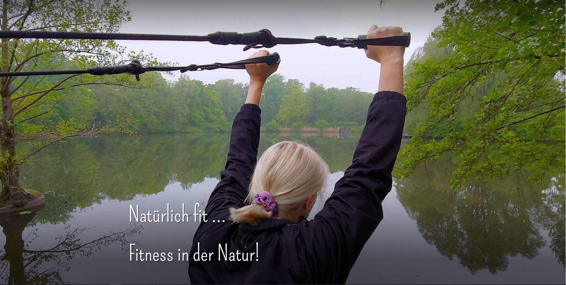 Personal Trainer Bielefeld - Klientin beim Slingtraining mit Seepanorama am Bockschatzteich angeleitet durch Christian Wagner