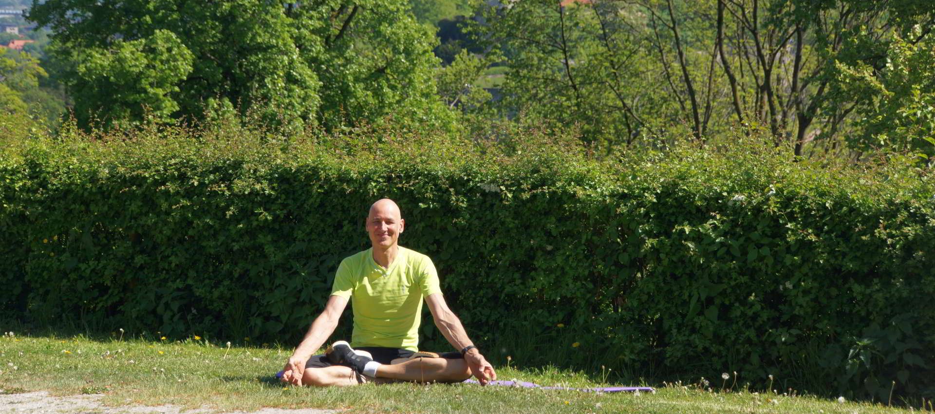 Personal Trainer Bielefeld Yoga vor Sparrenburg
